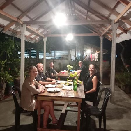 Lake House Homestay Anuradhapura Kültér fotó