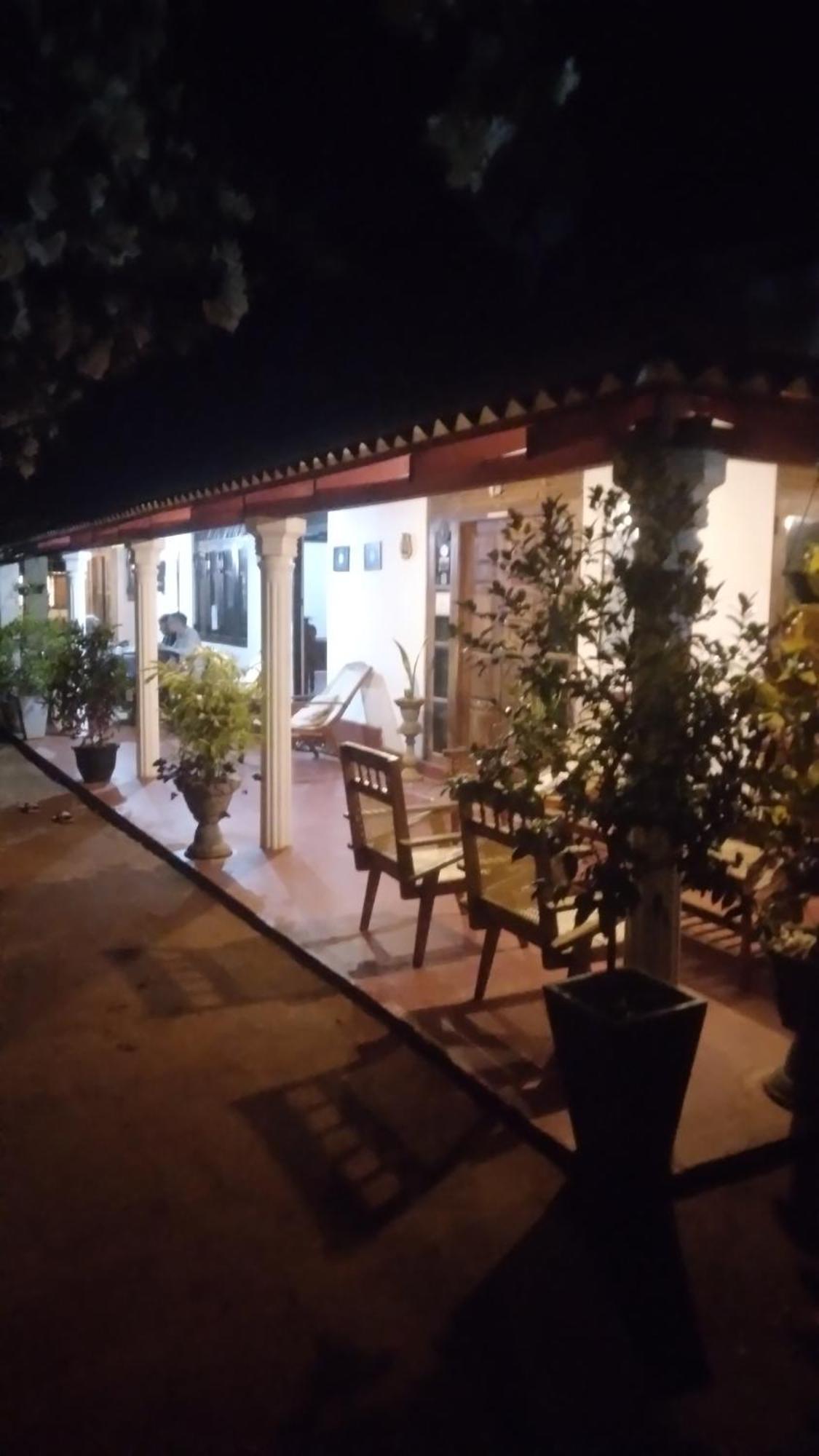Lake House Homestay Anuradhapura Kültér fotó