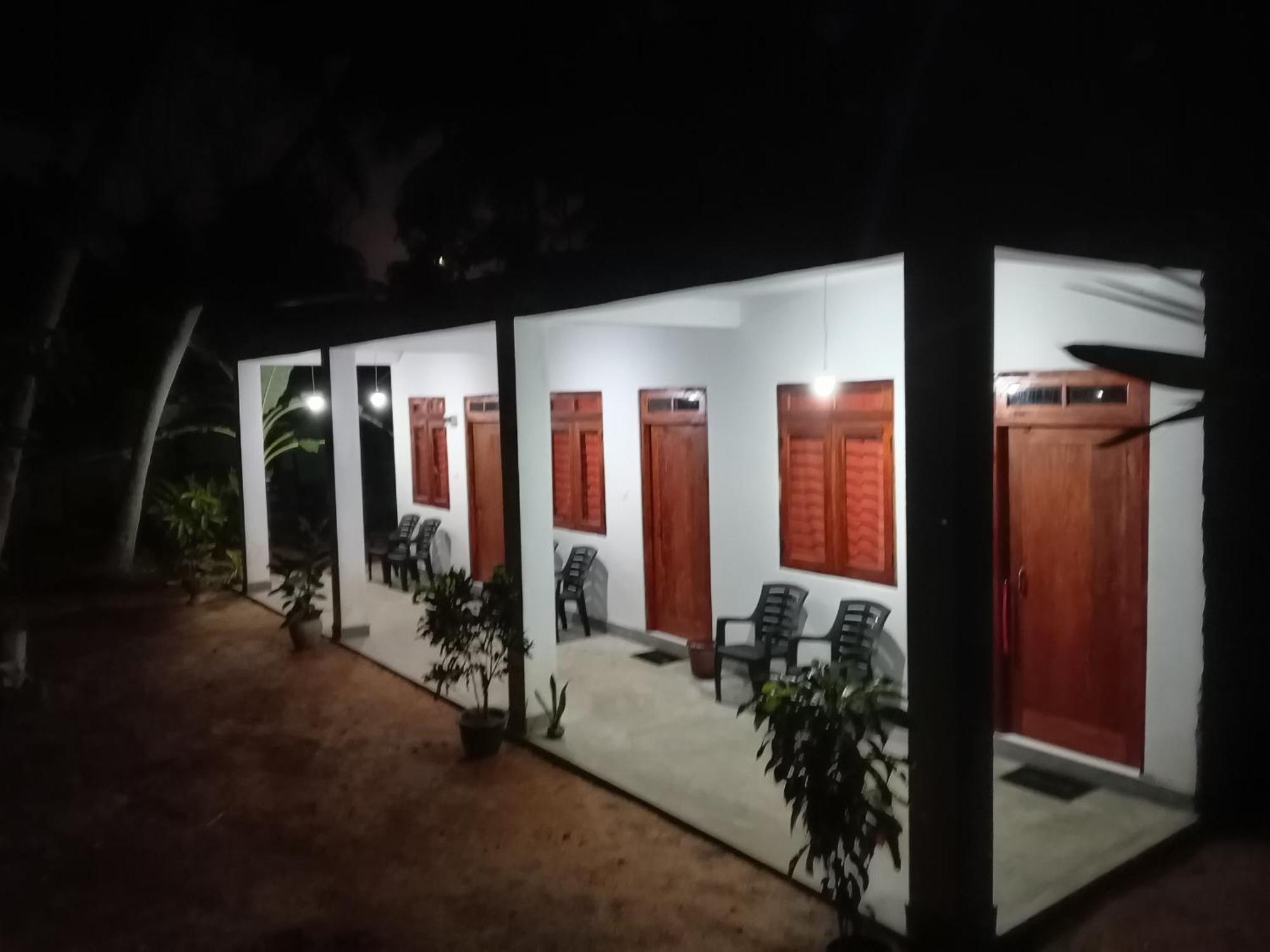 Lake House Homestay Anuradhapura Kültér fotó