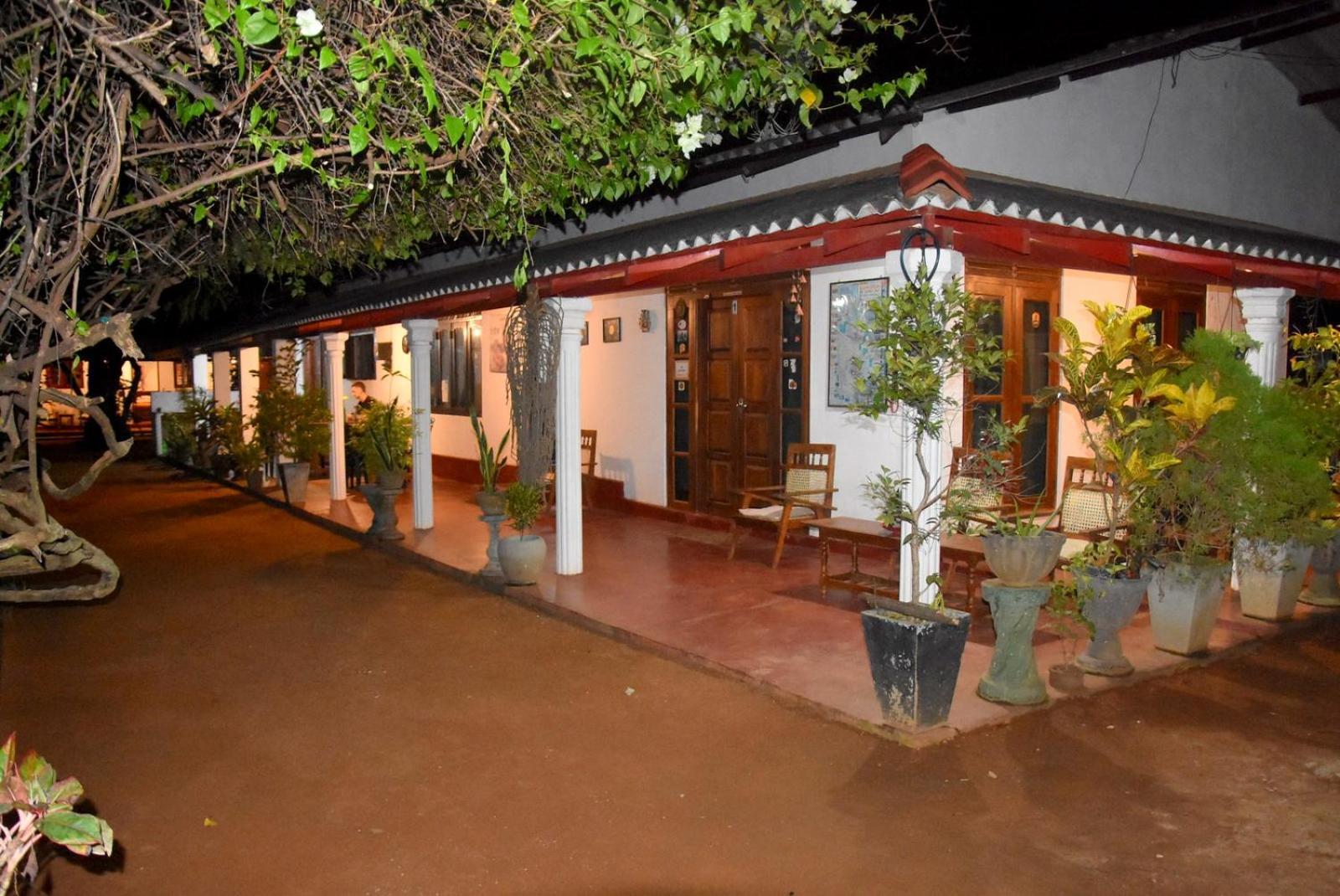 Lake House Homestay Anuradhapura Kültér fotó