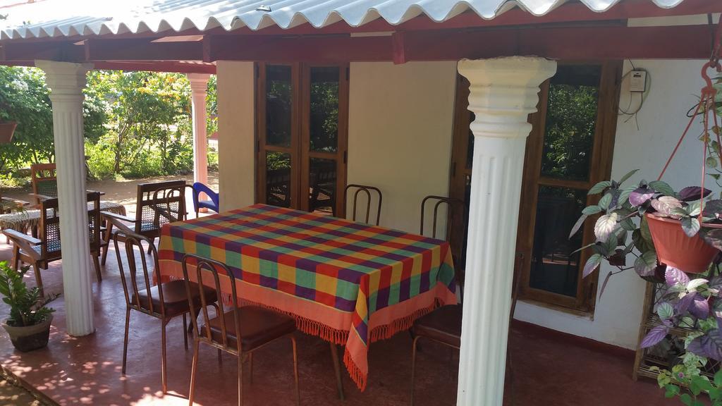 Lake House Homestay Anuradhapura Kültér fotó