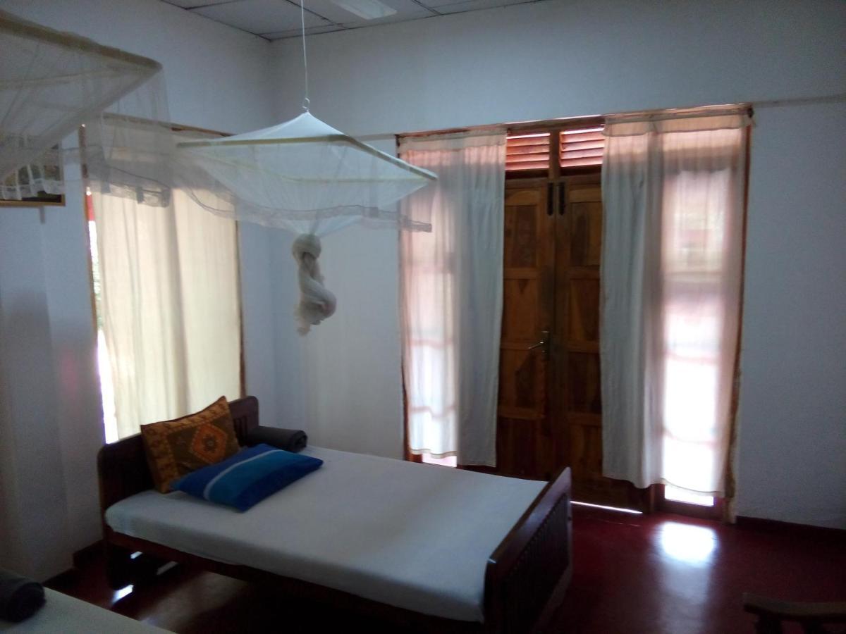 Lake House Homestay Anuradhapura Kültér fotó